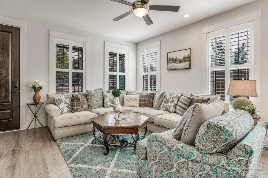 899 E Hatton St, Pensacola, FL 32503 - Image #3