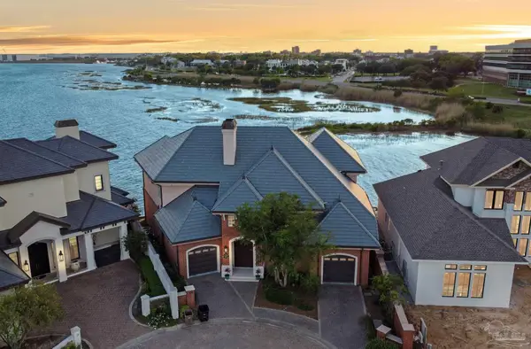 17 Wharf Ave, Pensacola, FL 32502