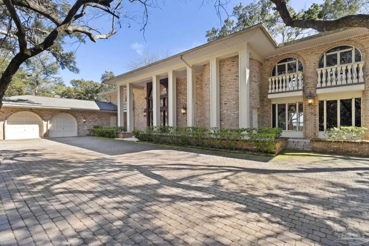 721 W Miracle Strip Pkwy, Mary Esther, FL 32569 - Image #1