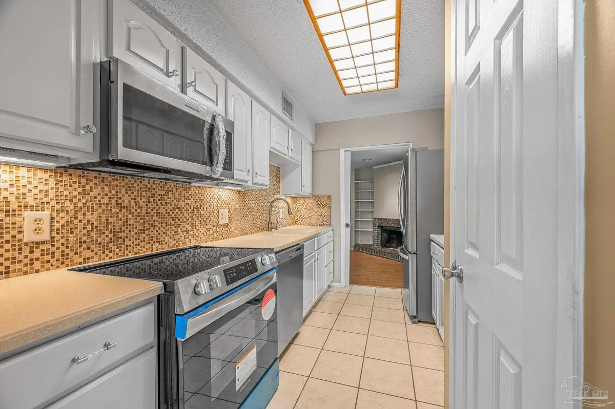 3400 Wimbledon Dr #5, Pensacola, FL 32504 - Image #1