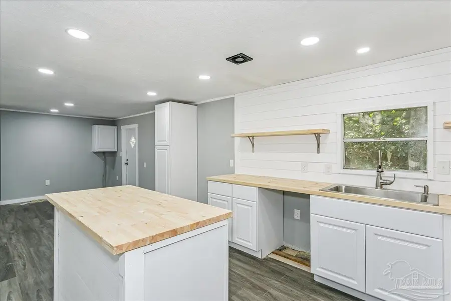 5496 Wales Ave, Pensacola, FL 32526 - Image #3