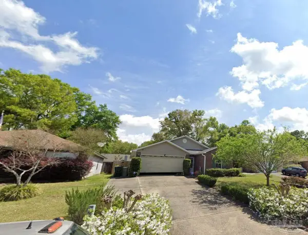 412 Oak Leaf Ct, Pensacola, FL 32514