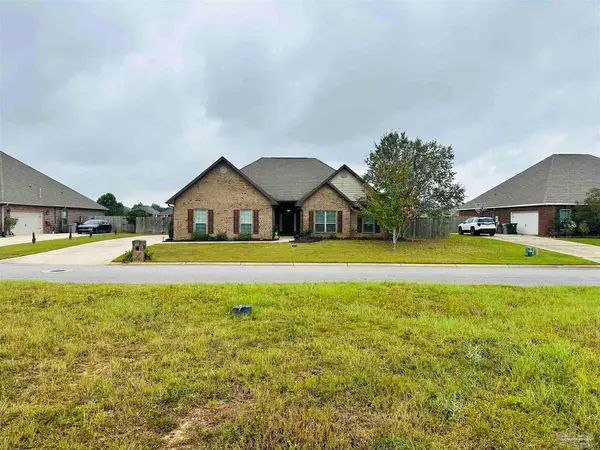 937 Aberdeen Dr, Cantonment, FL 32533