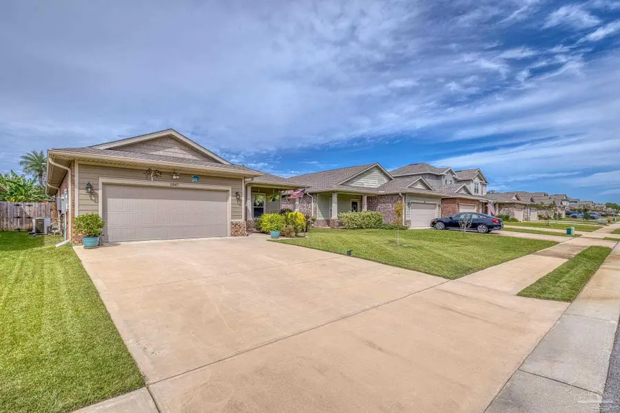 1847 Medlin Ct, Navarre, FL 32566 - Image #3