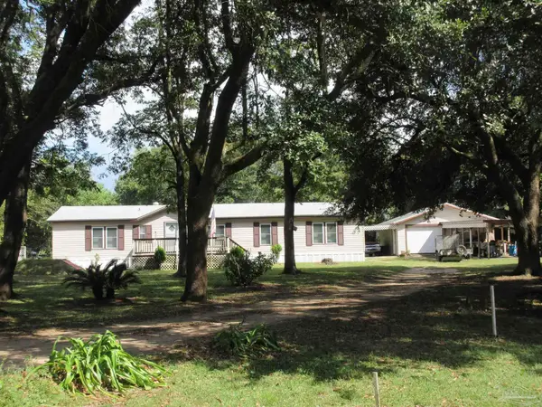 5890 Twin Oaks Dr, Pace, FL 32571