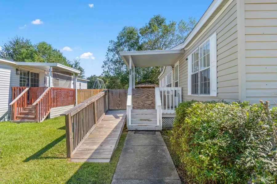 6290 Footprint Dr, Pensacola, FL 32526 - Image #2