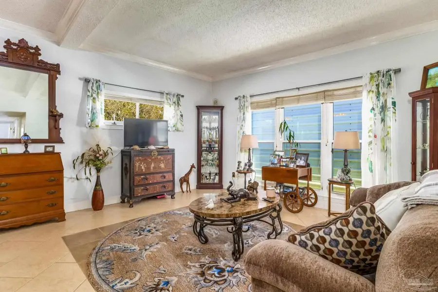 2 Adkinson Dr, Pensacola, FL 32506 - Image #3