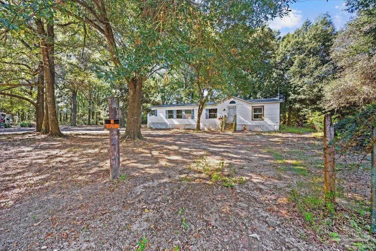 5127 Lake End Dr, Milton, FL 32583 - Image #1