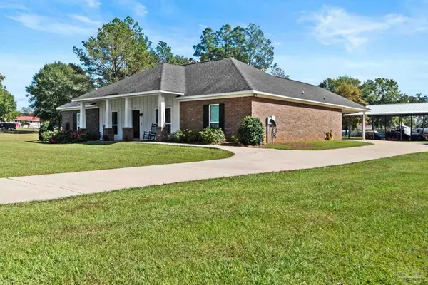 77 Emmy Ln, Flomaton, AL 36441