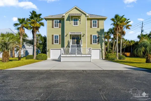 2 Sugar Bowl Ln, Pensacola Beach, FL 32561