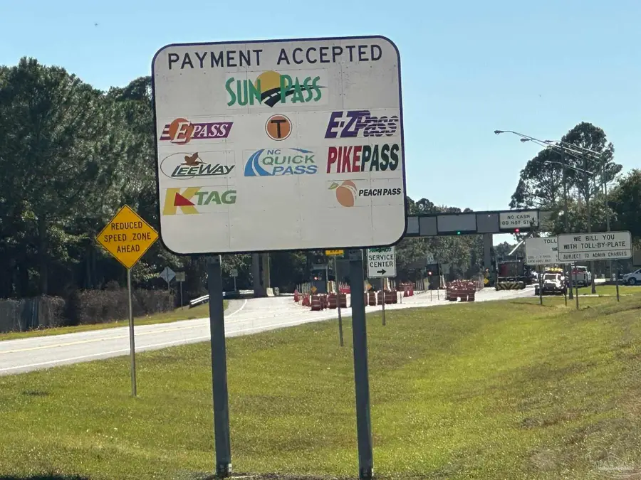 5,6,7 Olivia Ln, Milton, FL 32583 - Image #2