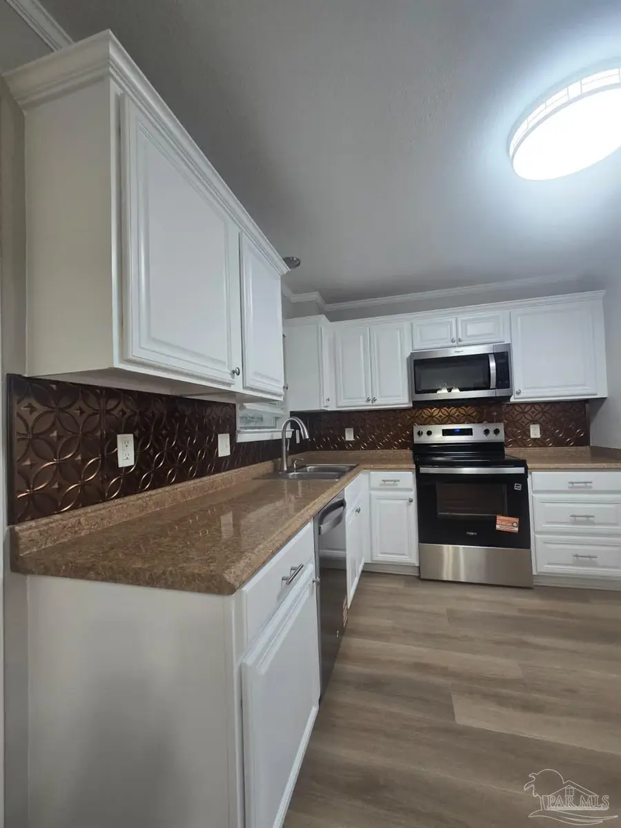 2641 Hillcrest Ave, Pensacola, FL 32526 - Image #2