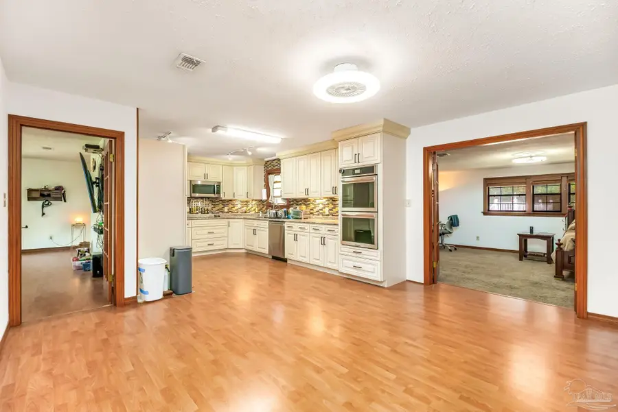 4640 Bessinger Ln, Pace, FL 32571 - Image #3