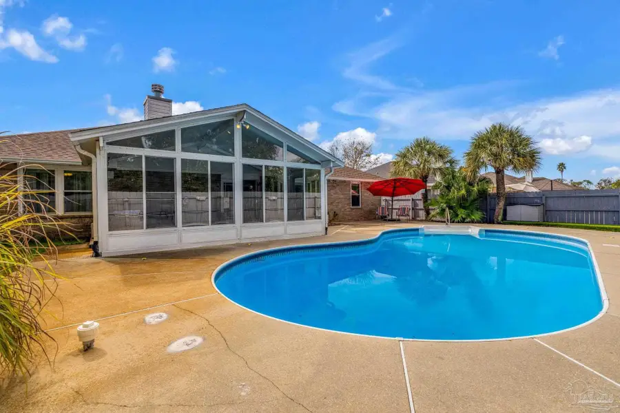 1542 Sandcliff Dr, Pensacola, FL 32507 - Image #2