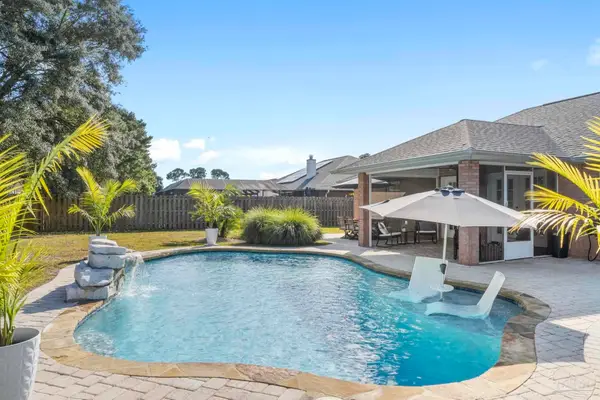 1938 Coral St, Navarre, FL 32566