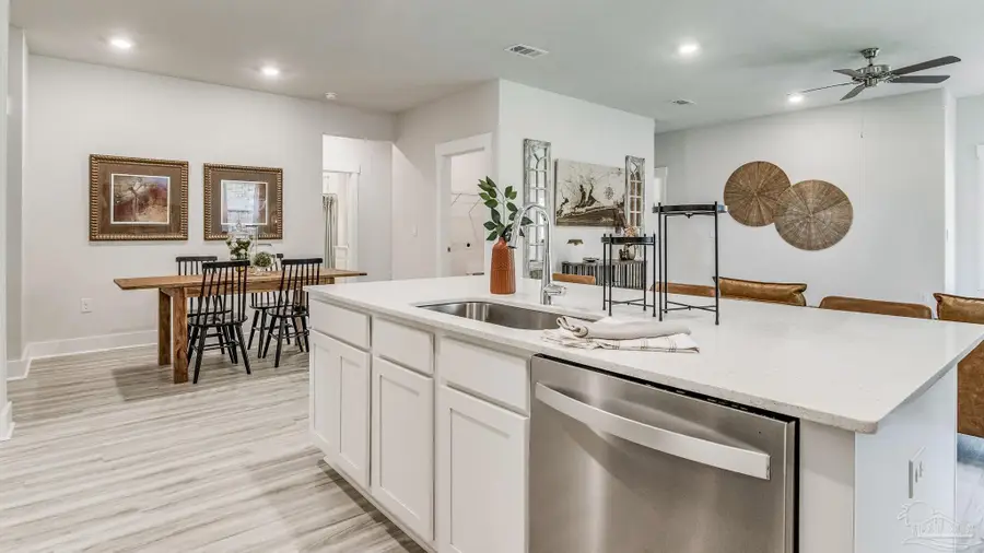 5829 Cactus Dr, Milton, FL 32583 - Image #3