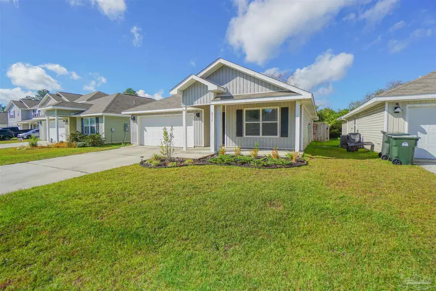 2379 Kirkwood Dr, Cantonment, FL 32533 - Image #2