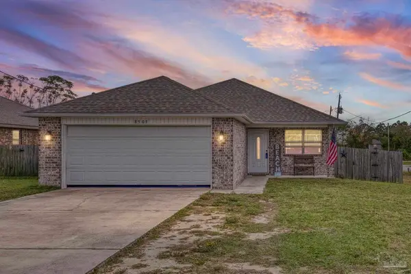 8505 Carlos St, Navarre, FL 32566