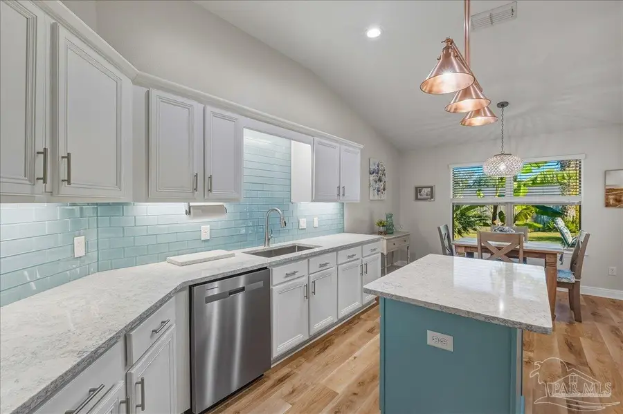 2571 Stormy Cir, Navarre, FL 32566 - Image #2