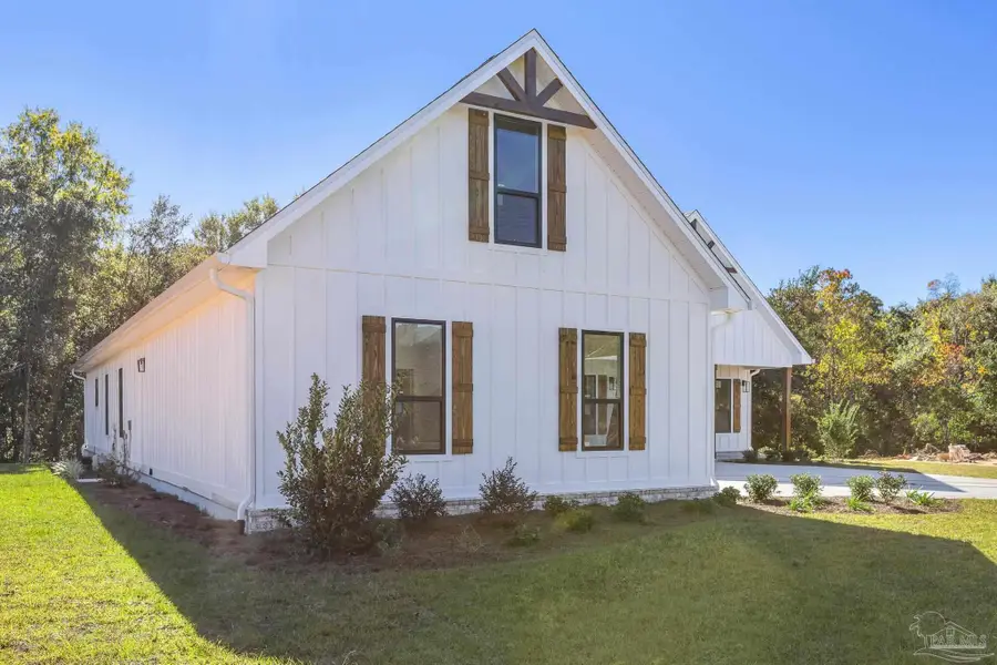 5806 Highland Lake Dr, Milton, FL 32583 - Image #2