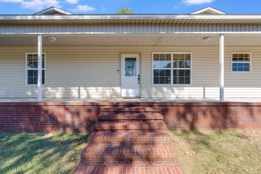 4700 Honeysuckle Ln, Marianna, FL 32446 - Image #3