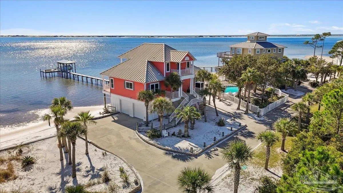 1894 Biscayne Cir Dr, Navarre, FL 32566 - Image #1