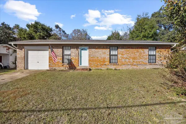 2961 English Oak Cir, Pensacola, FL 32526