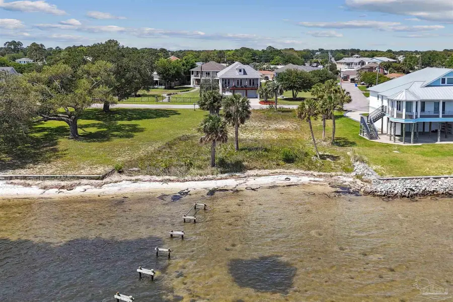 3375 Edgewater Dr, Gulf Breeze, FL 32563 - Image #2