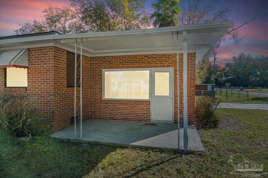 5370 N Blue Angel Pkwy, Pensacola, FL 32526 - Image #2