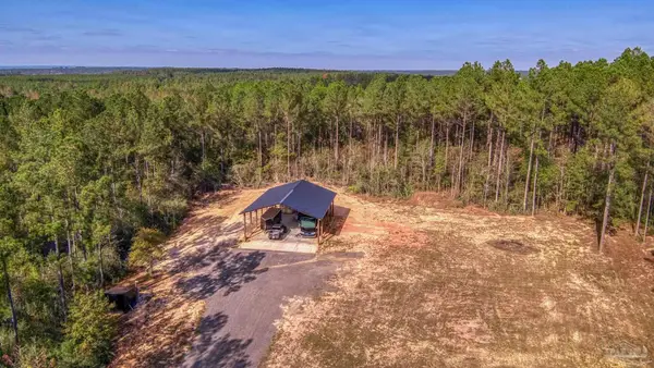 8030 Gin Rd, Milton, FL 32571