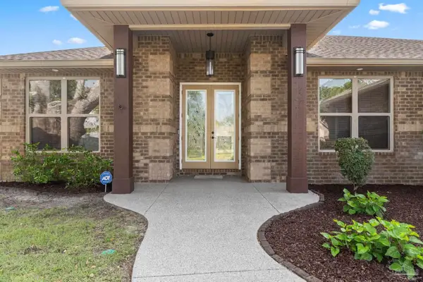 950 Paradise Beach Cir, Pensacola, FL 32506