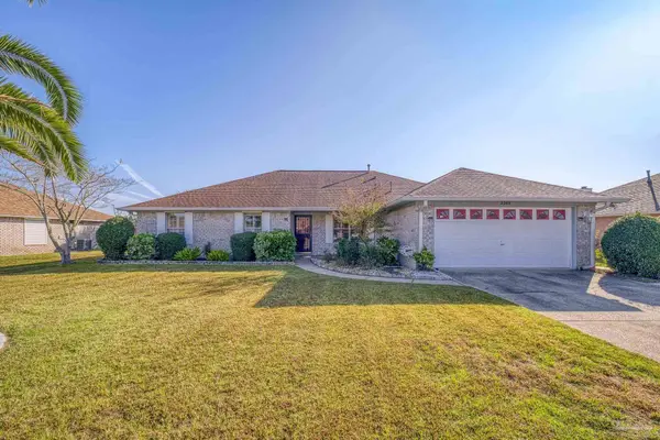 2208 Blue Lake Dr, Pensacola, FL 32506