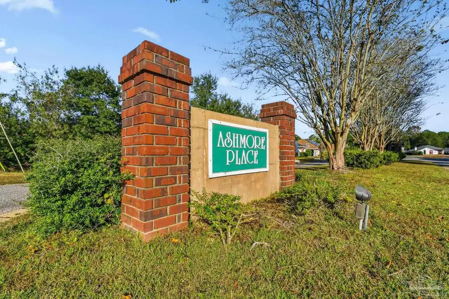 5761 Twisted Oak Ct, Pace, FL 32571 - Image #3