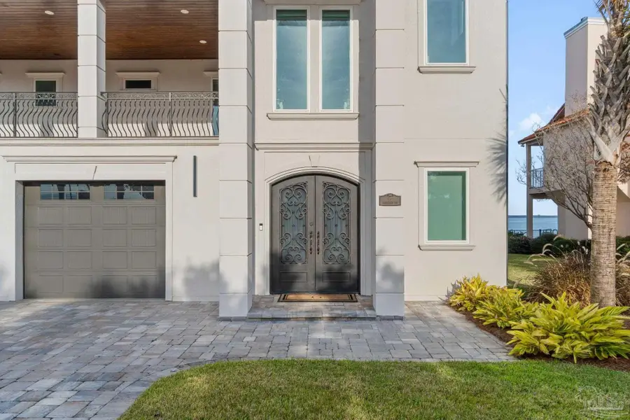 24 Baybridge Dr, Gulf Breeze, FL 32561 - Image #2