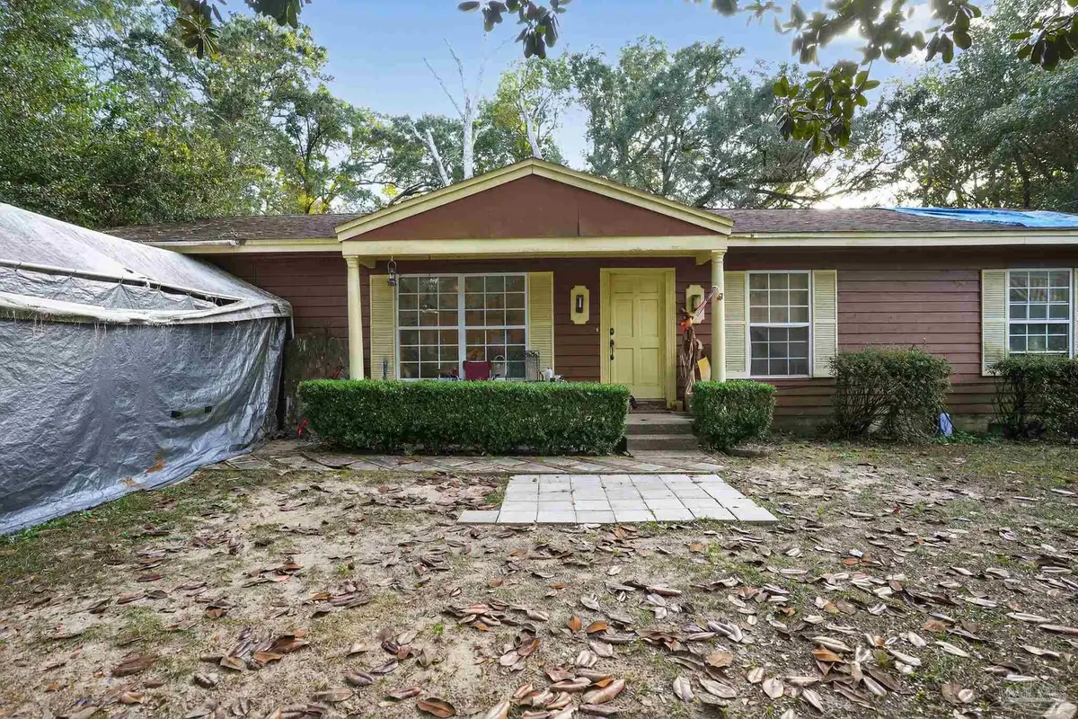 3963 Whitehall Dr, Pace, FL 32571 - Image #1