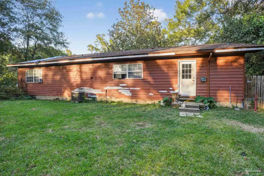 3963 Whitehall Dr, Pace, FL 32571 - Image #2