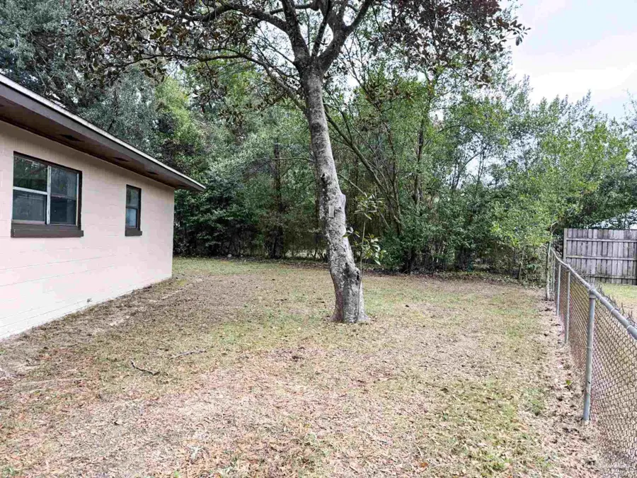 530 S Edgewood Cir, Pensacola, FL 32506 - Image #3