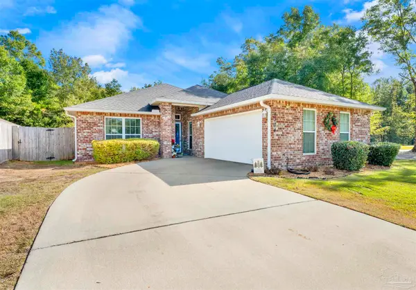 4304 Village Oak Ln, Pace, FL 32571