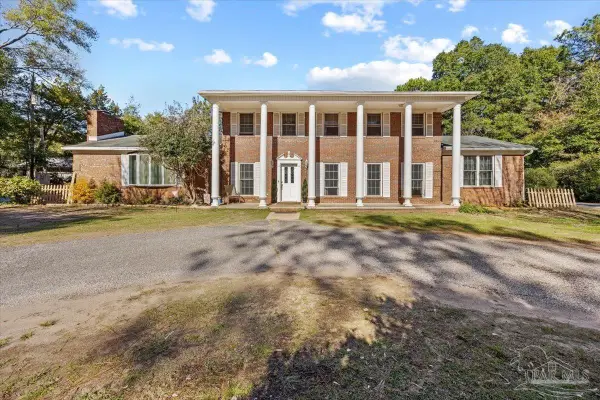 5560 Willard Norris Rd, Milton, FL 32570