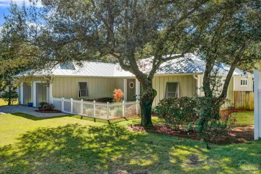 1271 Ainsworth Dr, Gulf Breeze, FL 32563 - Image #2