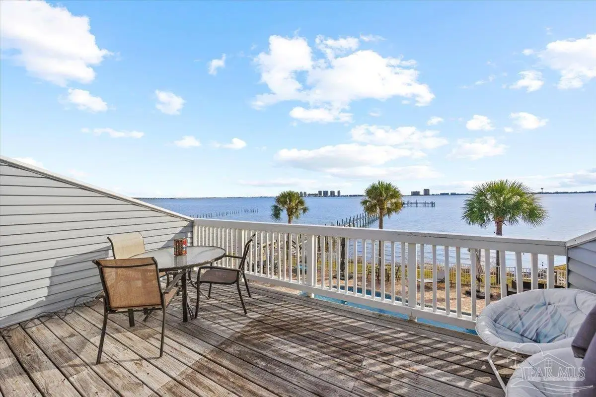 1810 Sea Pines Ln, Navarre, FL 32566 - Image #1