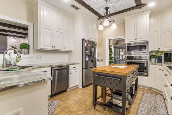 6456 Pansy Dr, Milton, FL 32570