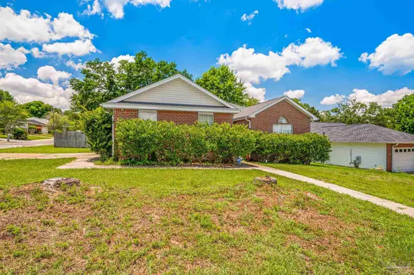 9803 Knollview Dr, Pensacola, FL 32514