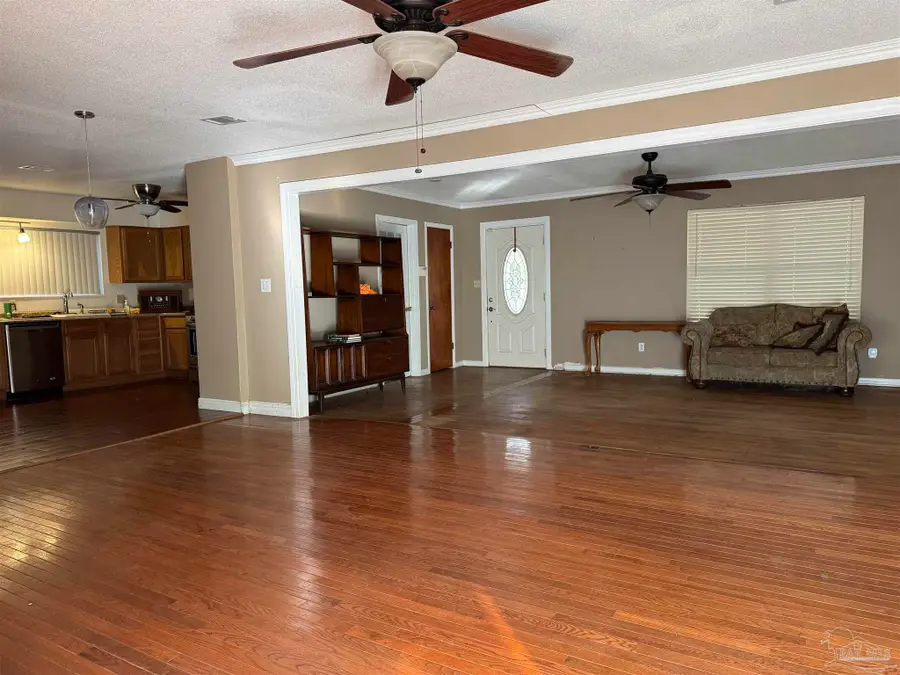 1407 John Carroll Dr, Pensacola, FL 32504 - Image #3