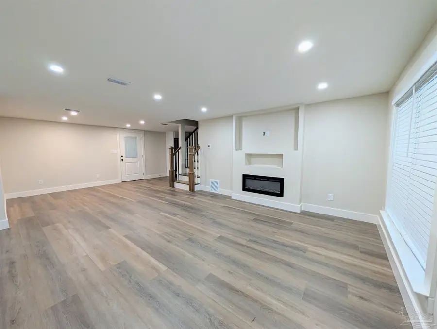 222 Santa Rosa Dr, Cantonment, FL 32533 - Image #3