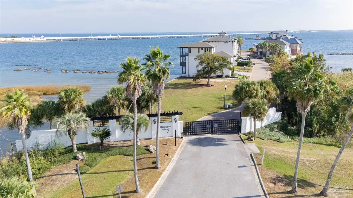 8 Wharf Ave, Pensacola, FL 32502 - Image #1