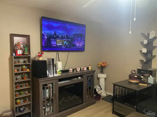 8838 Mary Fleming Dr, Pensacola, FL 32507