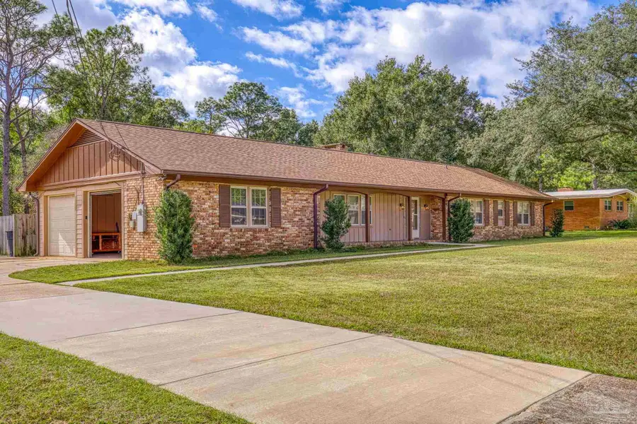 3031 Swan Ln, Pensacola, FL 32504 - Image #2