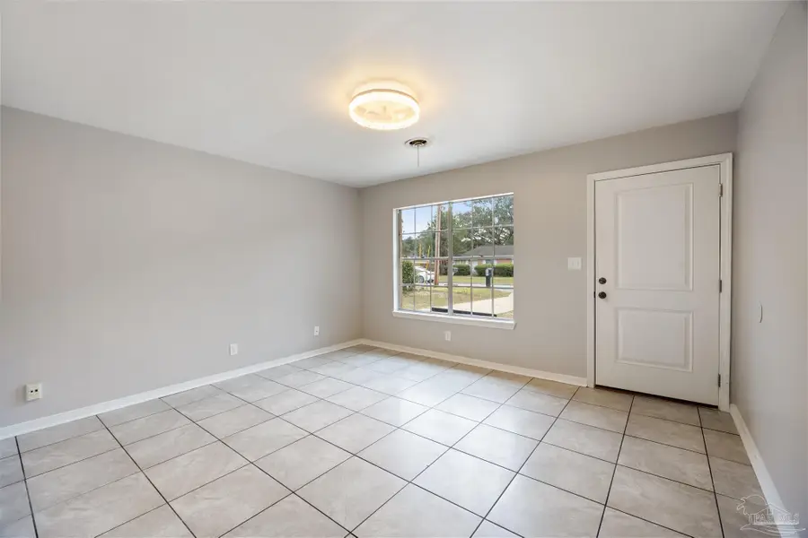 4664 Geneva Dr, Pensacola, FL 32526 - Image #3