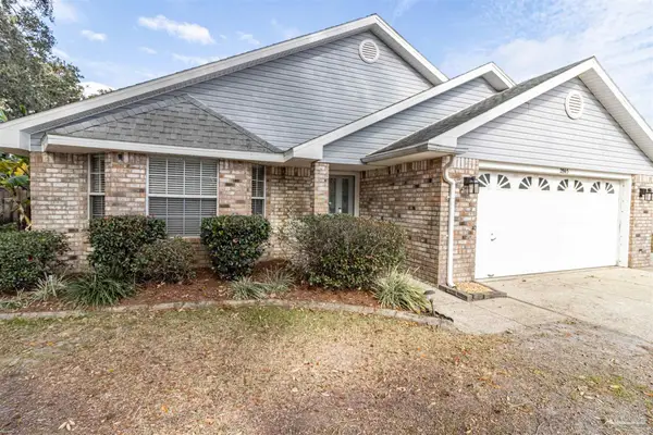 2865 Winners Cir Dr, Navarre, FL 32566